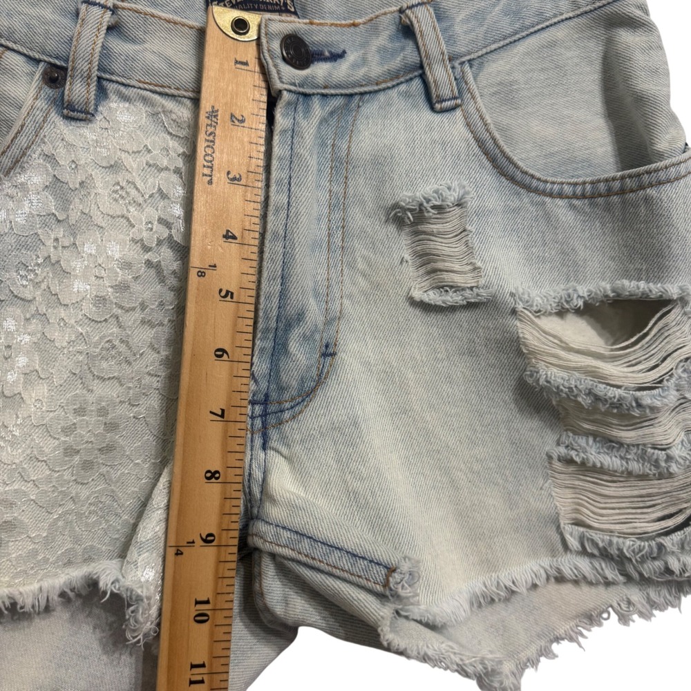 Steve & Barry's Denim Shorts Womens 29 Light WashLace Distressed Cutoff - Picture 6 of 8